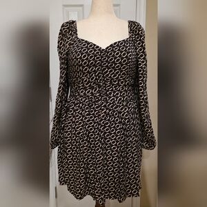 Chic Long Sleeve Black and Cream Dress